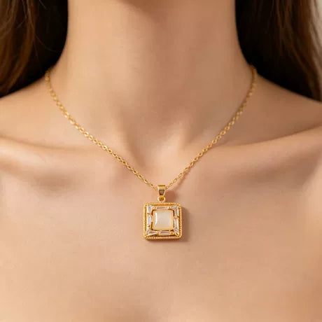 Gold Plated Vintage Square Moonstone Pendant Necklace Elegant Geometric Crystal Halo Art Deco Inspired Jewelry for Women Luxury Gift