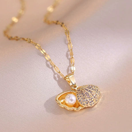 Classic Shell Pearl Clavicle Necklace
