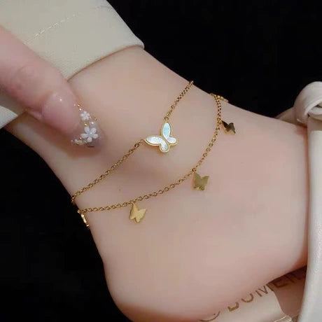 Gold butterfly double-layer anklet for women with elegant charm design on ankle