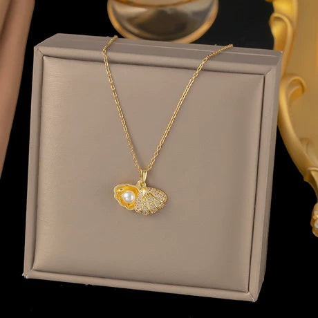 Classic Shell Pearl Clavicle Necklace