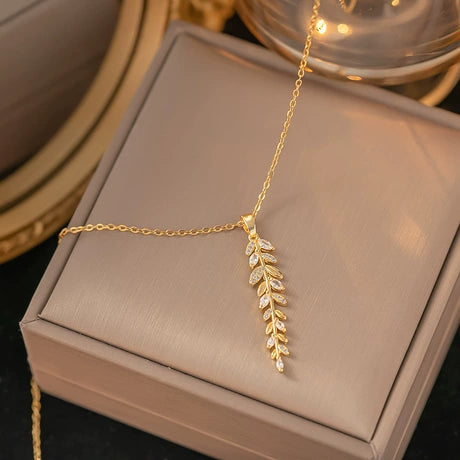 Titanium Steel Crystal Clover Pendant Necklace
