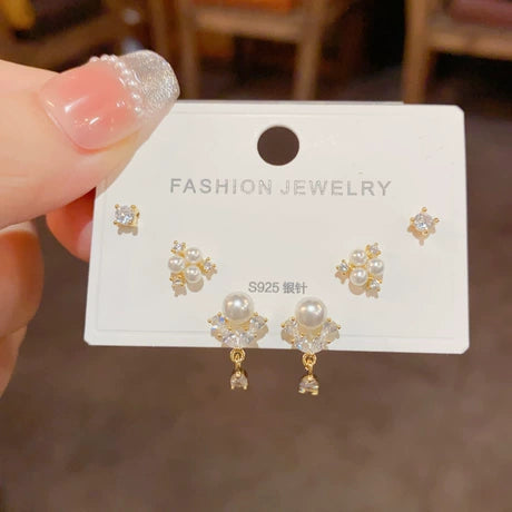 Auravibe Jewelry pearl and crystal stud earrings