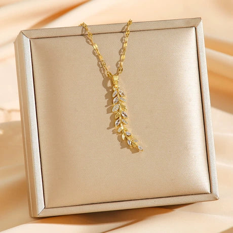Titanium Steel Crystal Clover Pendant Necklace