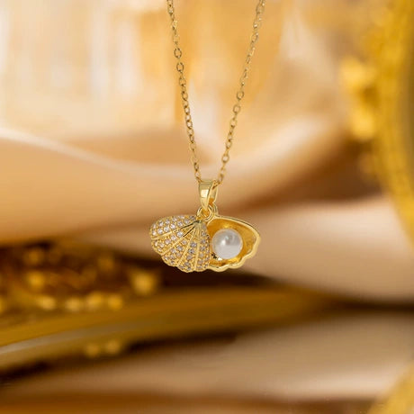 Classic Shell Pearl Clavicle Necklace